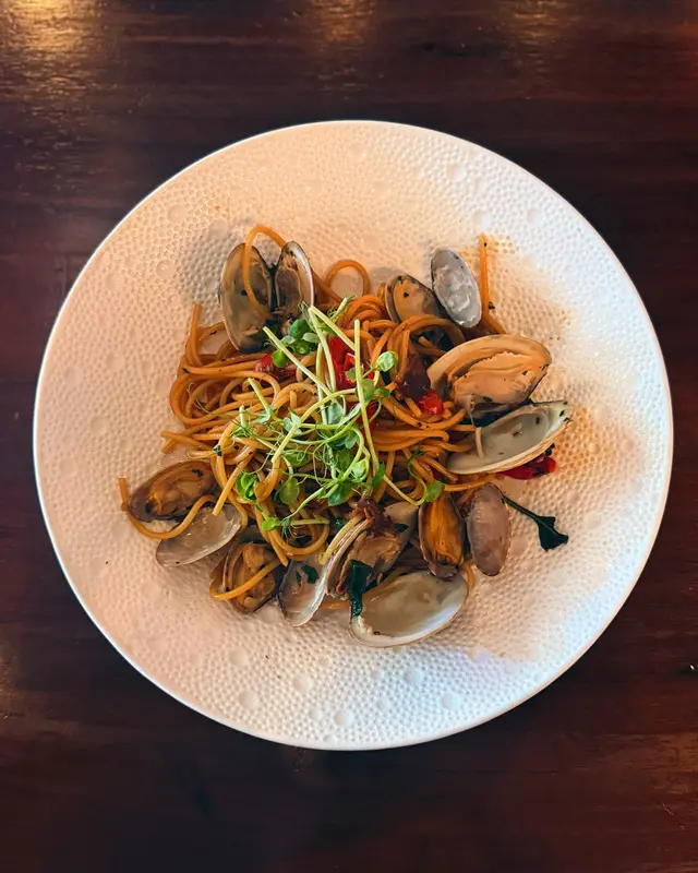 蒜香辣椒活蜆意粉