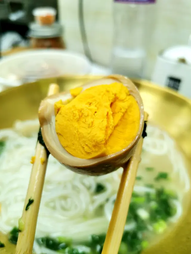 唔記得個名
蛋味非常足，很香
滷料淡淡的滲出
是香的，一種獨特的味道
如果再入味些就很棒

原來！神秘滷料是老闆娘家鄉雲南的一種特色腐乳
希望之後經繼續優化
這個味道會更加突出
