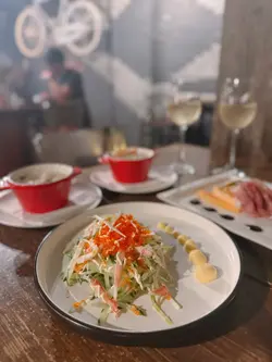 蟹肉飛魚子沙律