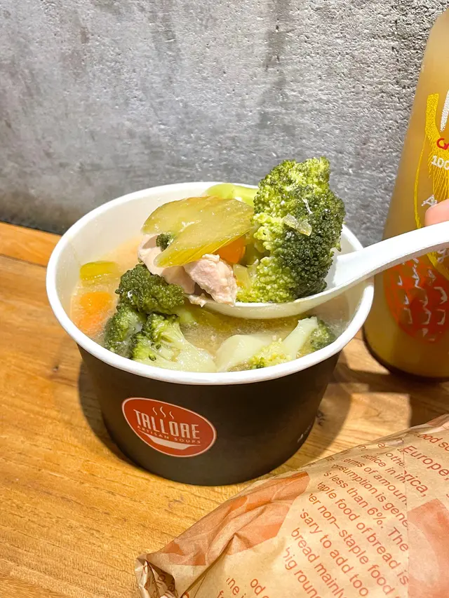 Chicken broccoli soup