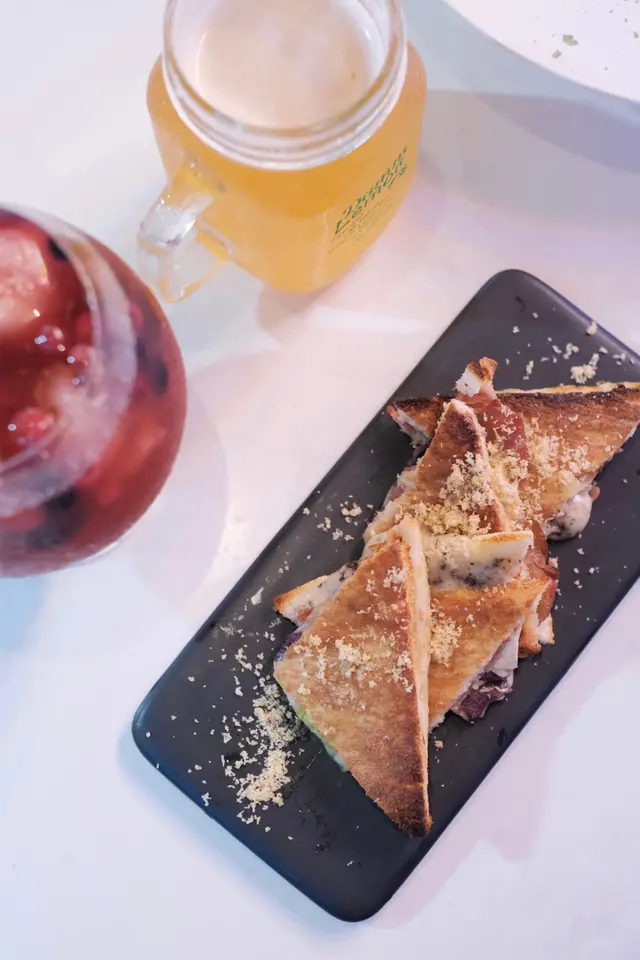 西班牙風乾火腿松露醬多士