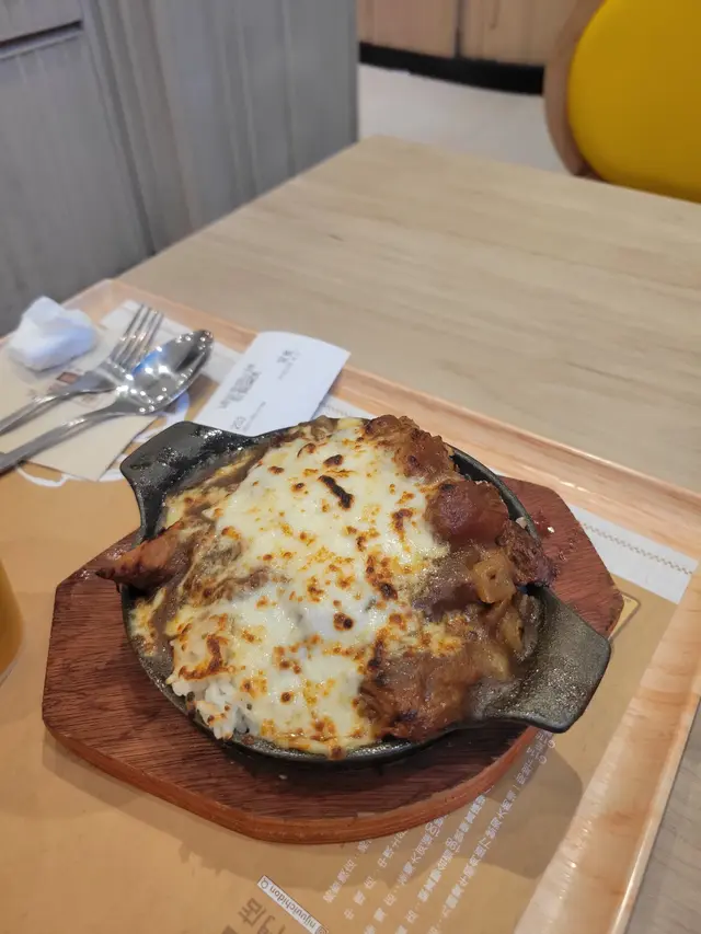 芝士豬軟骨焗飯