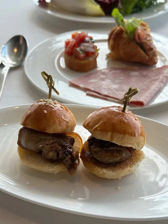 迷你鴨肝漢堡
