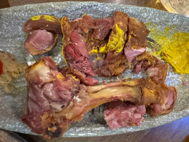 招牌脆爆鹹豬手