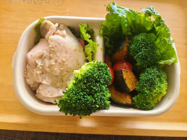 雞胸肉蕎麥麵配沙律