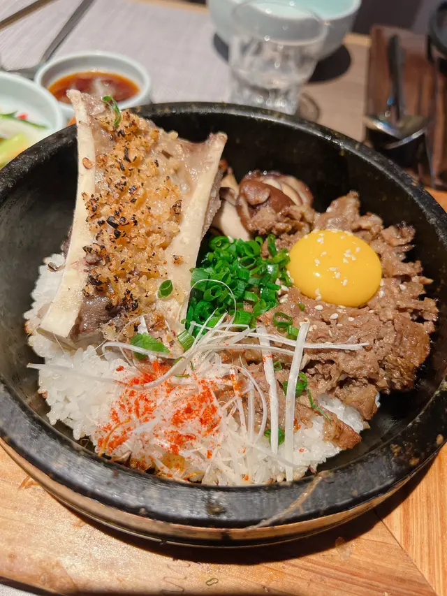嚴選牛骨髓石頭鍋飯