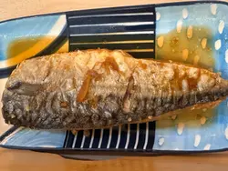 鯖魚煎得內脆