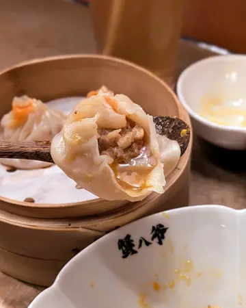 蟹粉小笼包