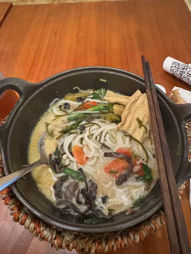 湯底好淡 啲餸冇味