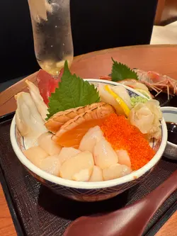 四色貝刺身丼