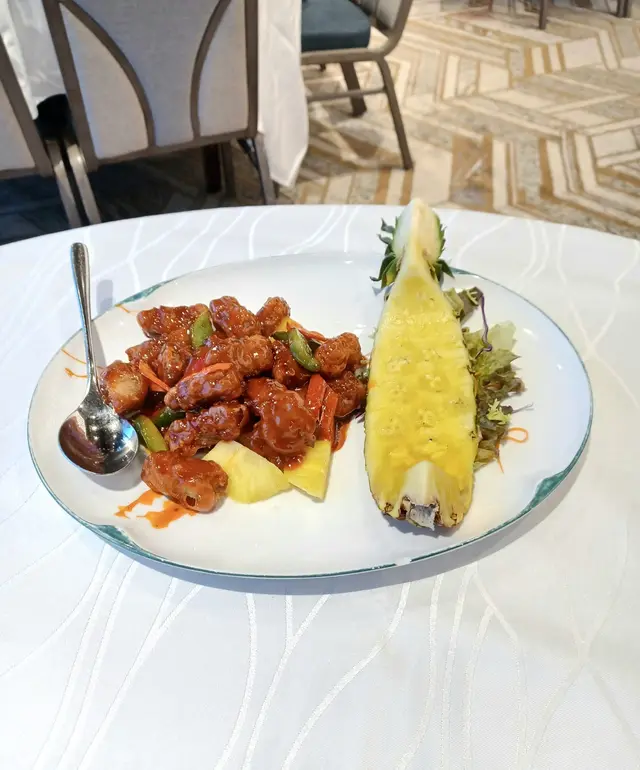 鮮菠蘿咕嚕肉