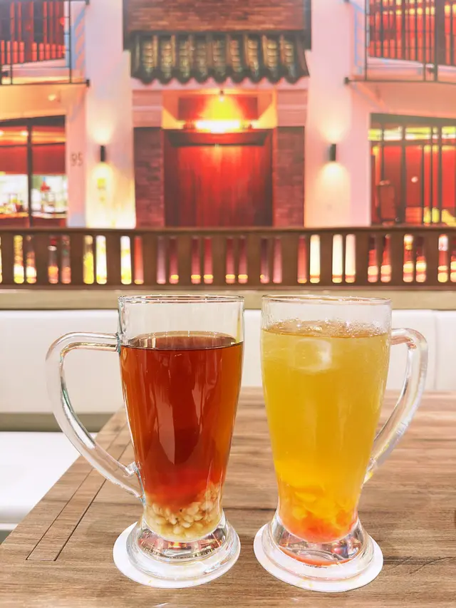 水蜜桃茉莉綠茶；冬瓜薏仁特調 