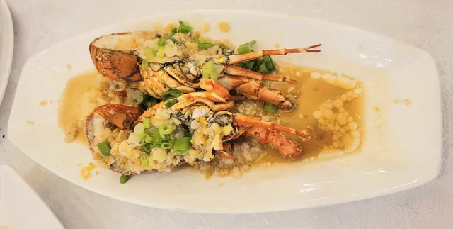 特/半隻蒜茸開邊蒸龍蝦