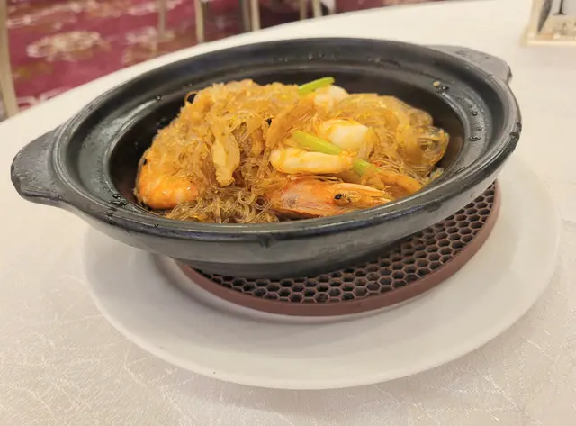 三蝦乾撈粉絲煲