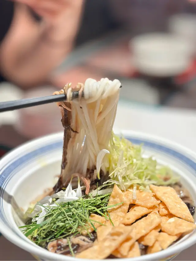 花膠太史蛇羹湯米線