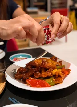 爆炸糖咕噜肉