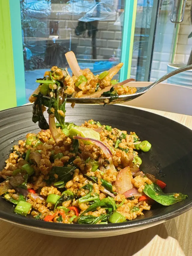 泰式香辣肉碎生菜包