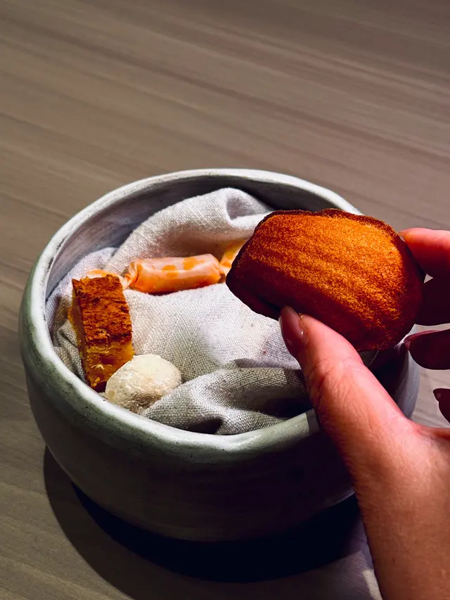 Petit Four 