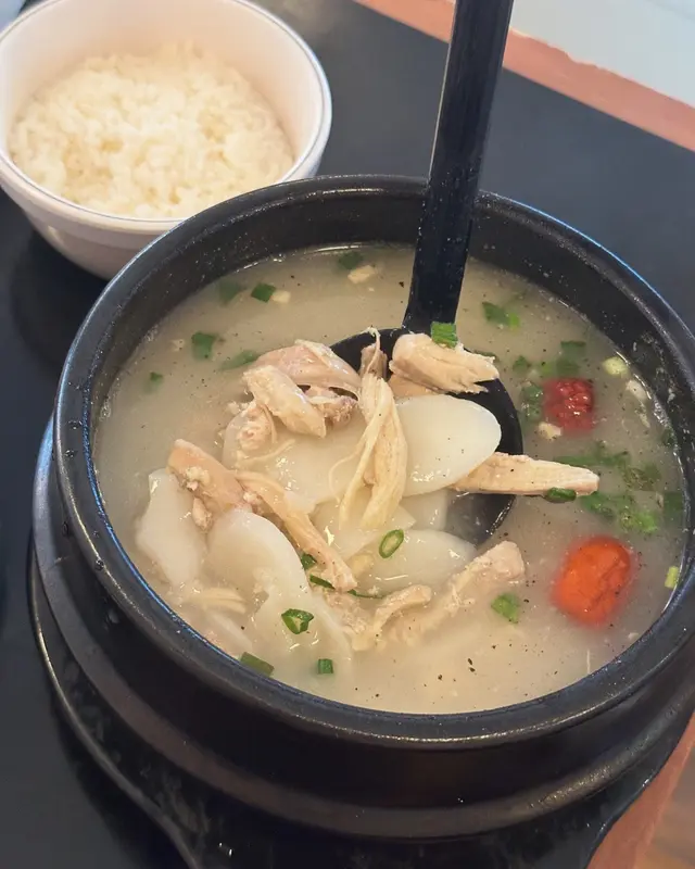 年糕人蔘雞湯