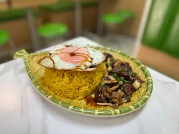 野菌安格斯牛粒煎蛋黄姜饭
