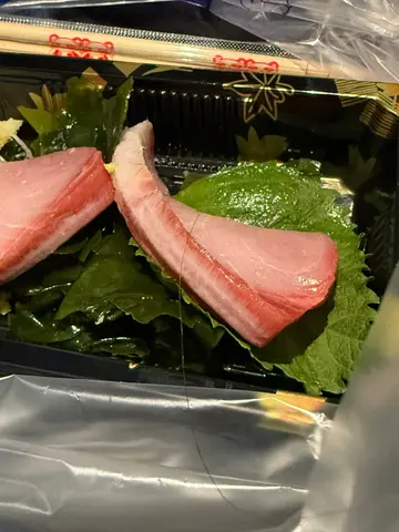 三文鱼  油甘鱼  金目鲷  刺身