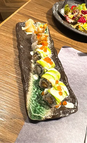 蔥吞拿魚腩米紙卷（香蒜辣汁） Minced Fatty Tuna with Spring Onion Rice Paper Roll