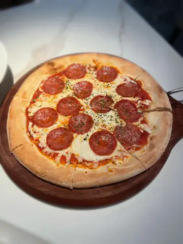 意大利辣肉肠薄饼