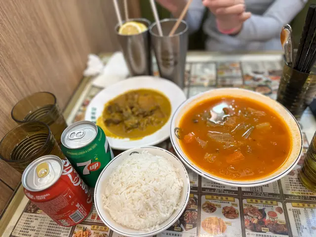 大大份嘅羅宋湯同埋咖喱牛筋腩