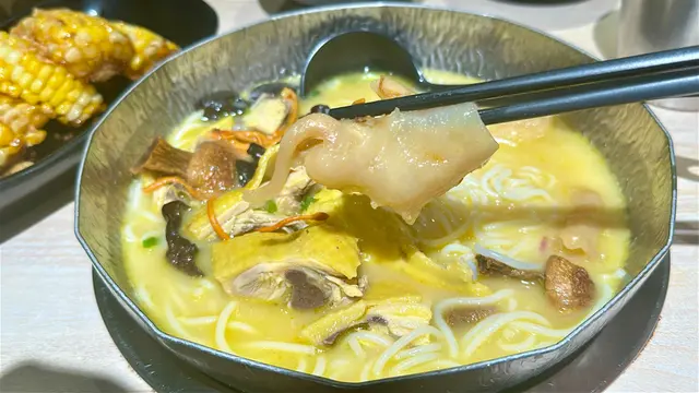 花膠真材實料,足三大塊!口感腍滑厚身~😙