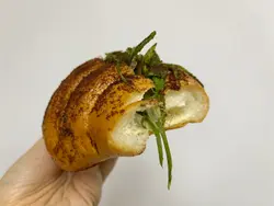 特級蝦籽香蔥鹽可頌