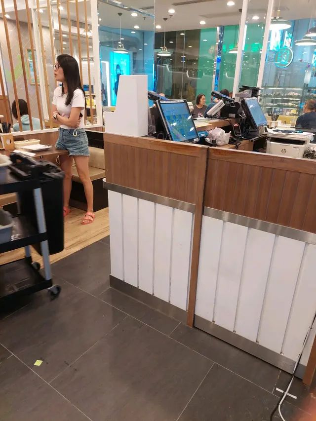 食的人多，工作的人少