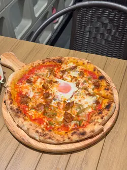 Pickled  Spicy  Pork  with  Egg  Pizza  