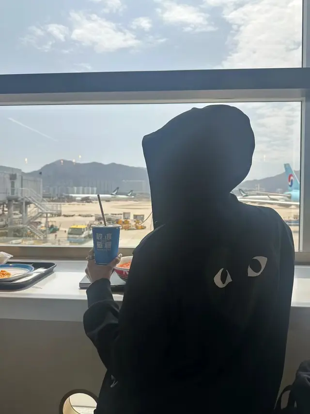 和媽媽去台灣在機場吃飯/除了老麥就這家不錯了

茶餐廳 價格不貴但可以可以get 飛行日誌📔同款機位hhh##
##香港美食 