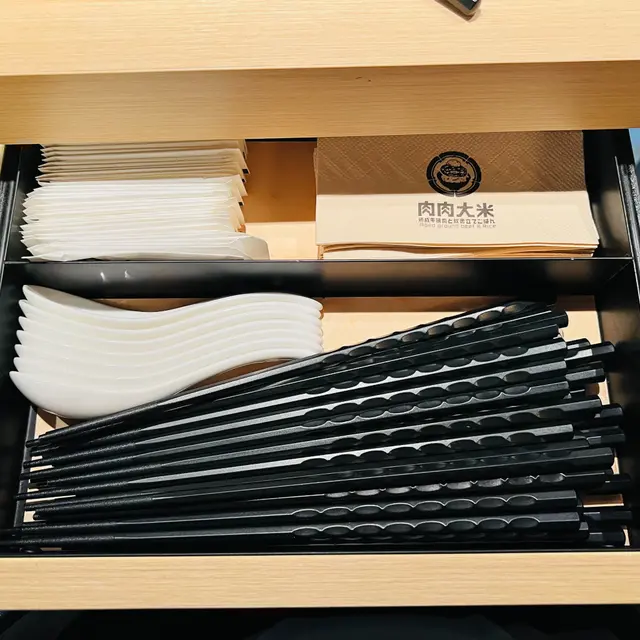 抽櫃內