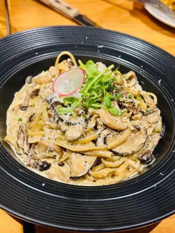 黑松露牛肝菌扁意粉