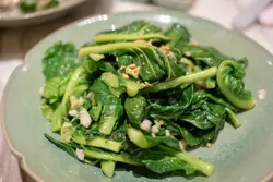 蒜蓉炒椰菜苗 