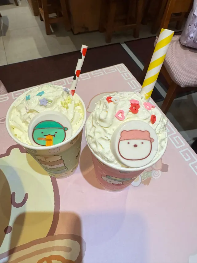 特製白桃烏龍奶茶 & 特製荔枝椰果梳打
