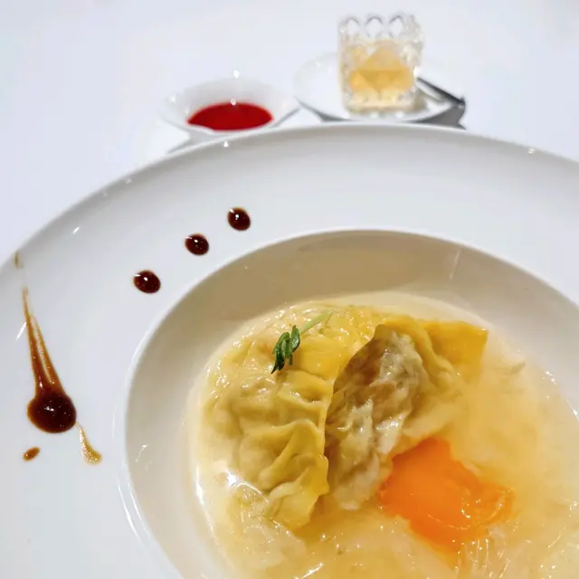 魚翅灌湯餃