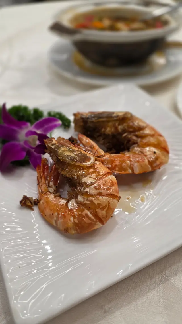 蒜蓉牛油焗大頭蝦