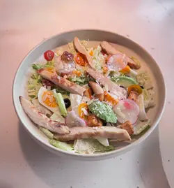 嫩烤雞胸凱撒沙律