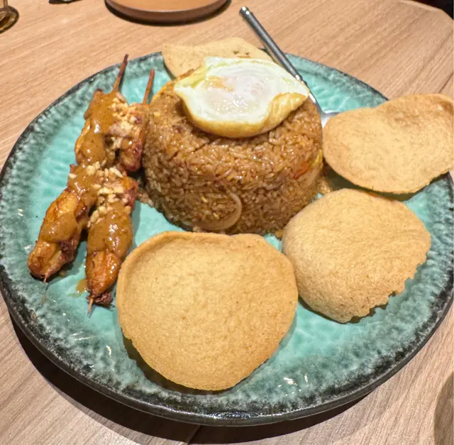 馬拉盞炒飯配雞肉串燒