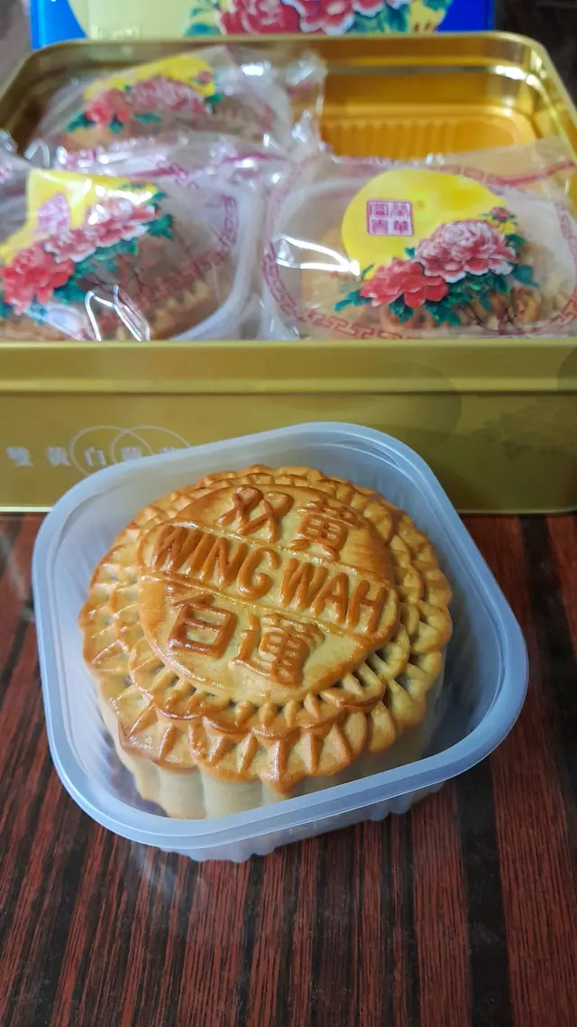 雙黃白蓮蓉月餅