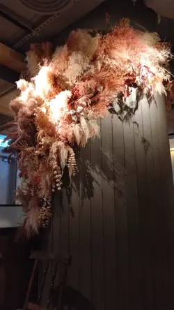 店内环境影相也不错，略嫌暗了一点