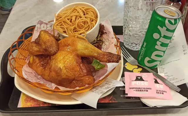 加茄汁意粉（+$10）加凍七喜（+$8）