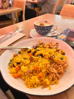 菠萝猪颈肉炒饭