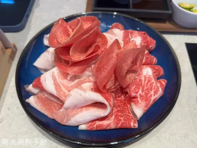 澳洲純種和牛牛板腱、北海道產十勝豬五花腩和牛舌