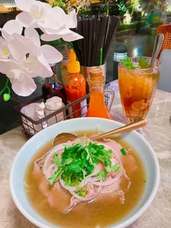 生牛肉湯河