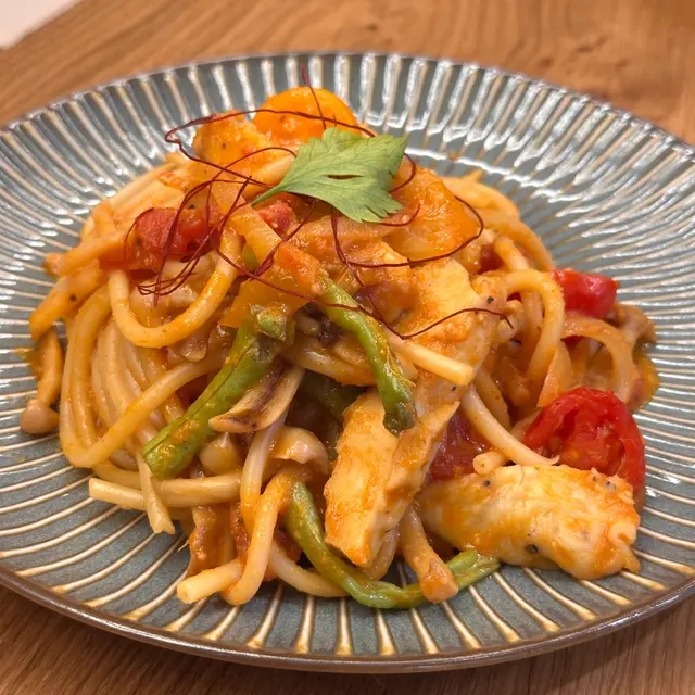 雞肉嫩滑、吸管麵彈彈口

#FoodieLife #Wood #ilovefood  #香港