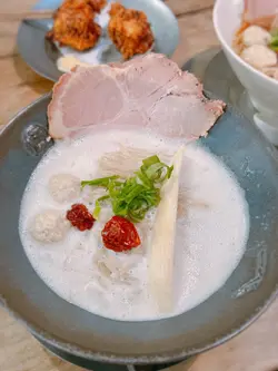 熟成雞白湯拉麵