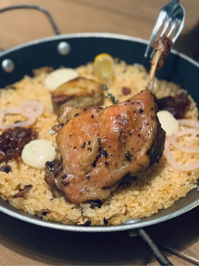 油封鴨髀配鵝肝西班牙飯